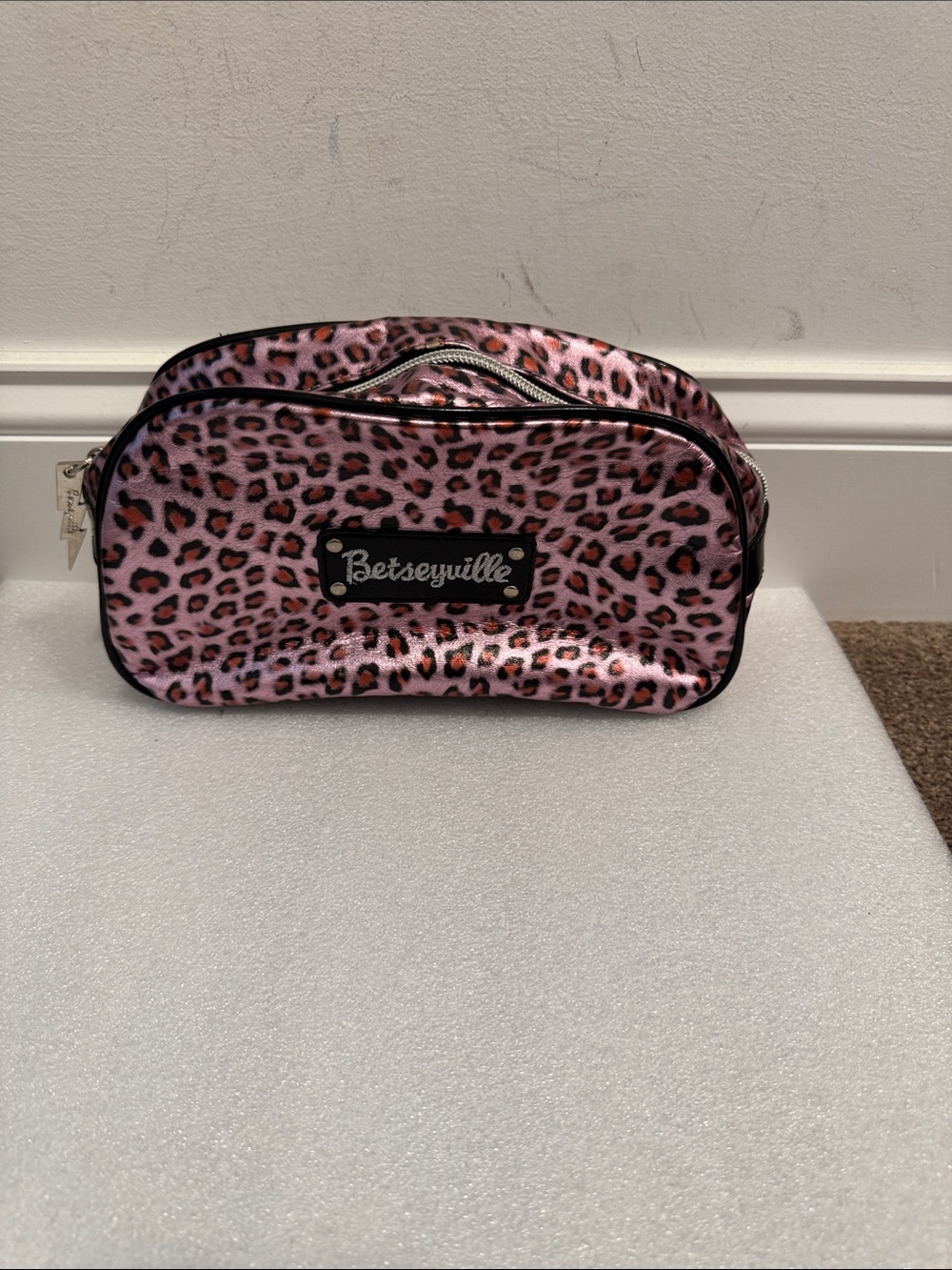 Betseyville Betsey Johnson Leopard Cheetah Animal Print Cosmetic Makeup Case